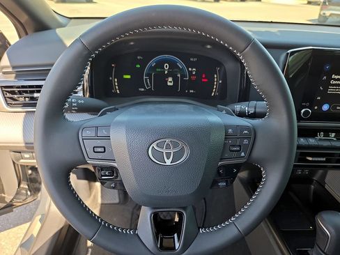 Used 2026 Toyota Camry SE FWD image 21