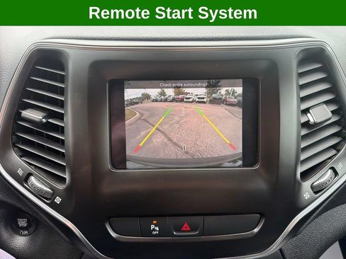 Used 2020 Jeep Cherokee Latitude Plus AWD/4WD image 29