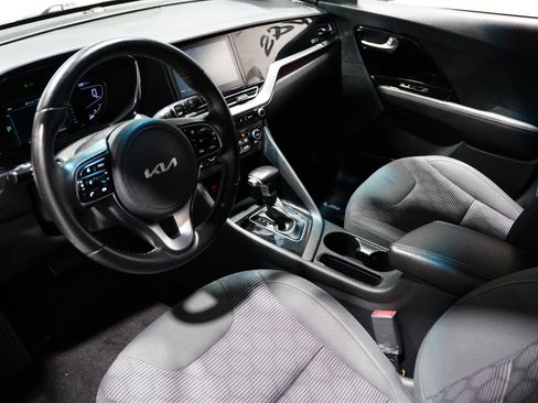 Used 2022 Kia Niro LXS w/ Digital Cluster Package image 11