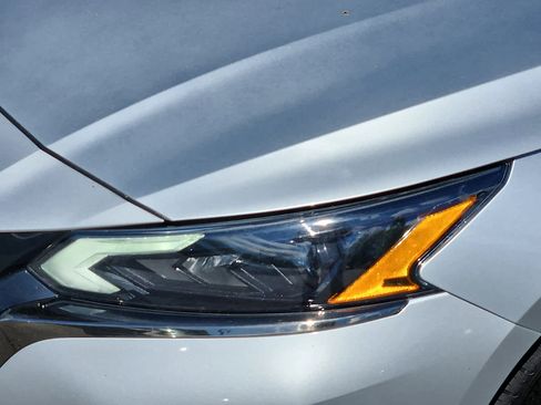 Used 2023 Nissan Altima 2.5 SR FWD image 10
