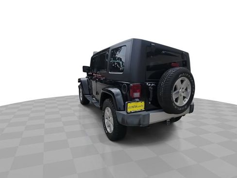 Used 2009 Jeep Wrangler Unlimited Sahara w/ Dual Top Group AWD/4WD image 7