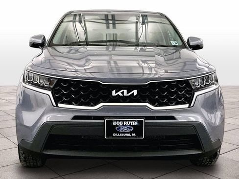 Used 2023 Kia Sorento LX AWD/4WD image 3