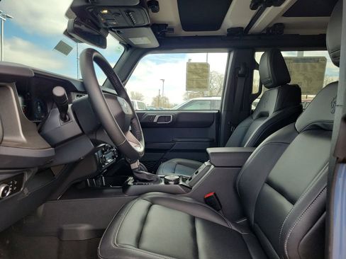 New 2025 Ford Bronco Badlands image 17