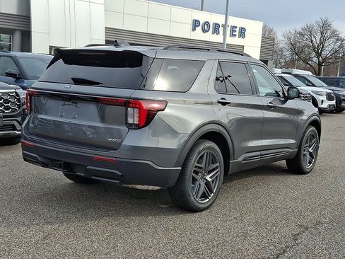 New 2026 Ford Explorer ST-Line w/ ST-Line Street Pack image 13