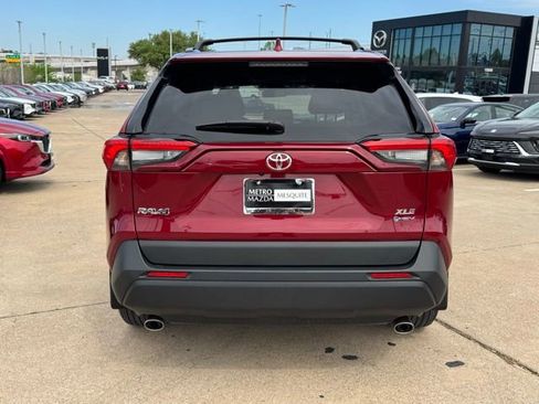 Used 2025 Toyota RAV4 XLE Premium image 5