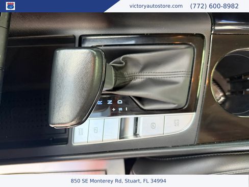 Used 2023 Hyundai Elantra Limited FWD image 29