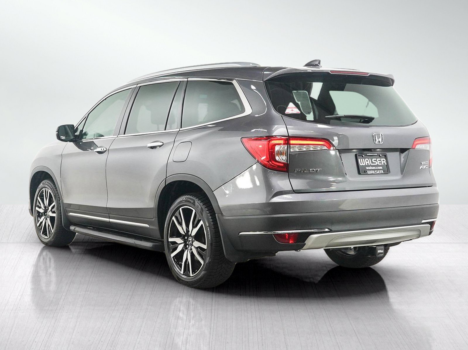 Used 2019 Honda Pilot Touring image 3
