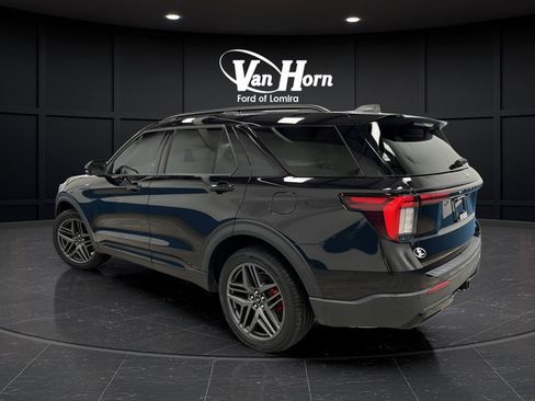 Used 2025 Ford Explorer ST-Line w/ Premium Package AWD/4WD image 5