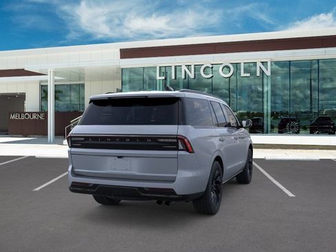 New 2026 Lincoln Navigator Reserve w/ Jet Appearance Package AWD/4WD image 8