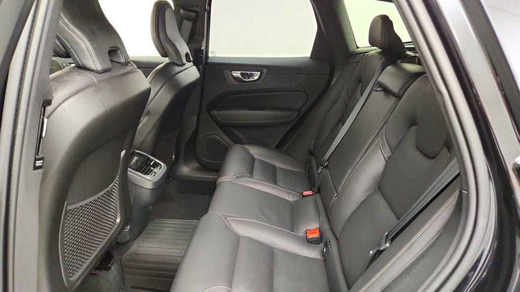 Used 2025 Volvo XC60 B5 Ultra w/ Protection Package Premier AWD/4WD image 36