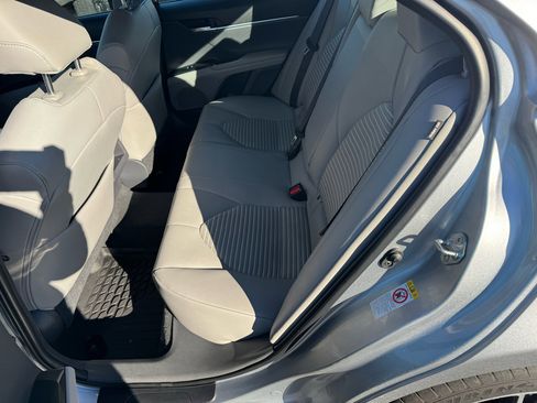 Used 2018 Toyota Camry SE image 10