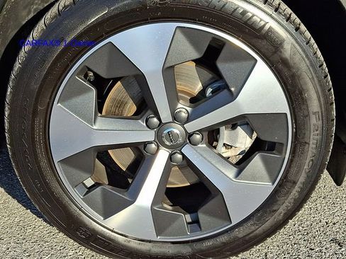 Certified 2023 Volvo XC40 B5 Plus w/ Protection Package Premier image 10