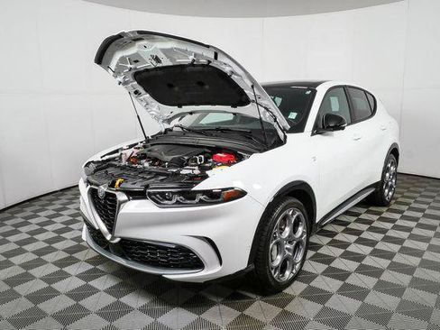 Used 2024 Alfa Romeo Tonale Ti AWD/4WD image 34