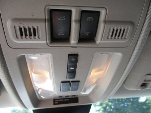 Used 2012 Cadillac SRX Luxury FWD image 19