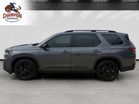 Used 2025 Honda Pilot Black Edition image 2
