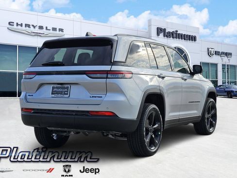 New 2025 Jeep Grand Cherokee Limited w/ Black Appearance Package AWD/4WD image 5