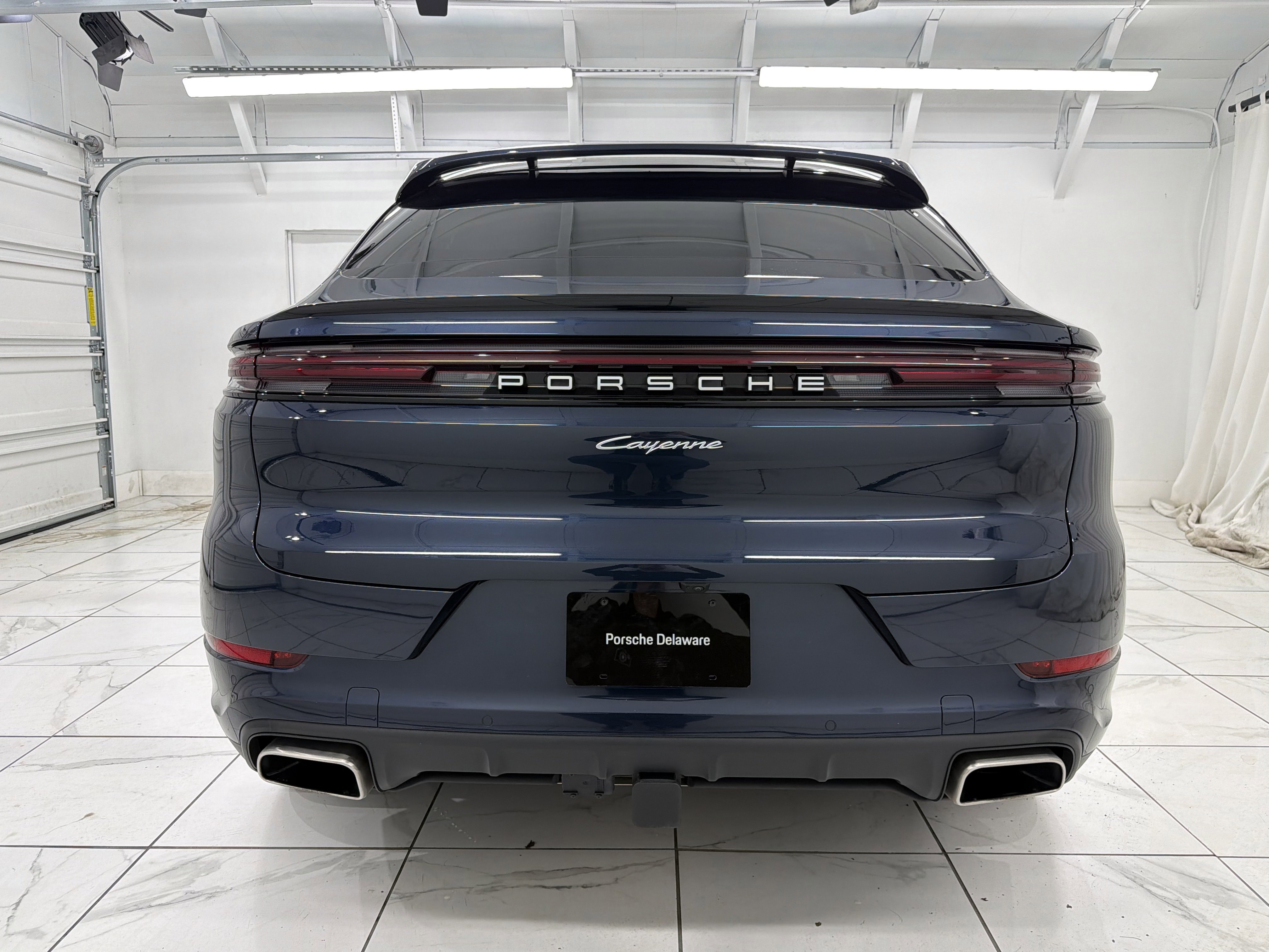 Certified 2024 Porsche Cayenne Coupe AWD/4WD image 12