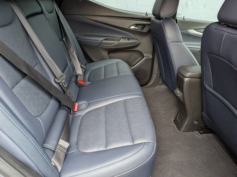 Used 2022 Chevrolet Bolt EUV LT w/ Convenience Package image 10