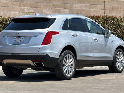 Used 2018 Cadillac XT5 Platinum w/ Driver Assist Package AWD/4WD image 4