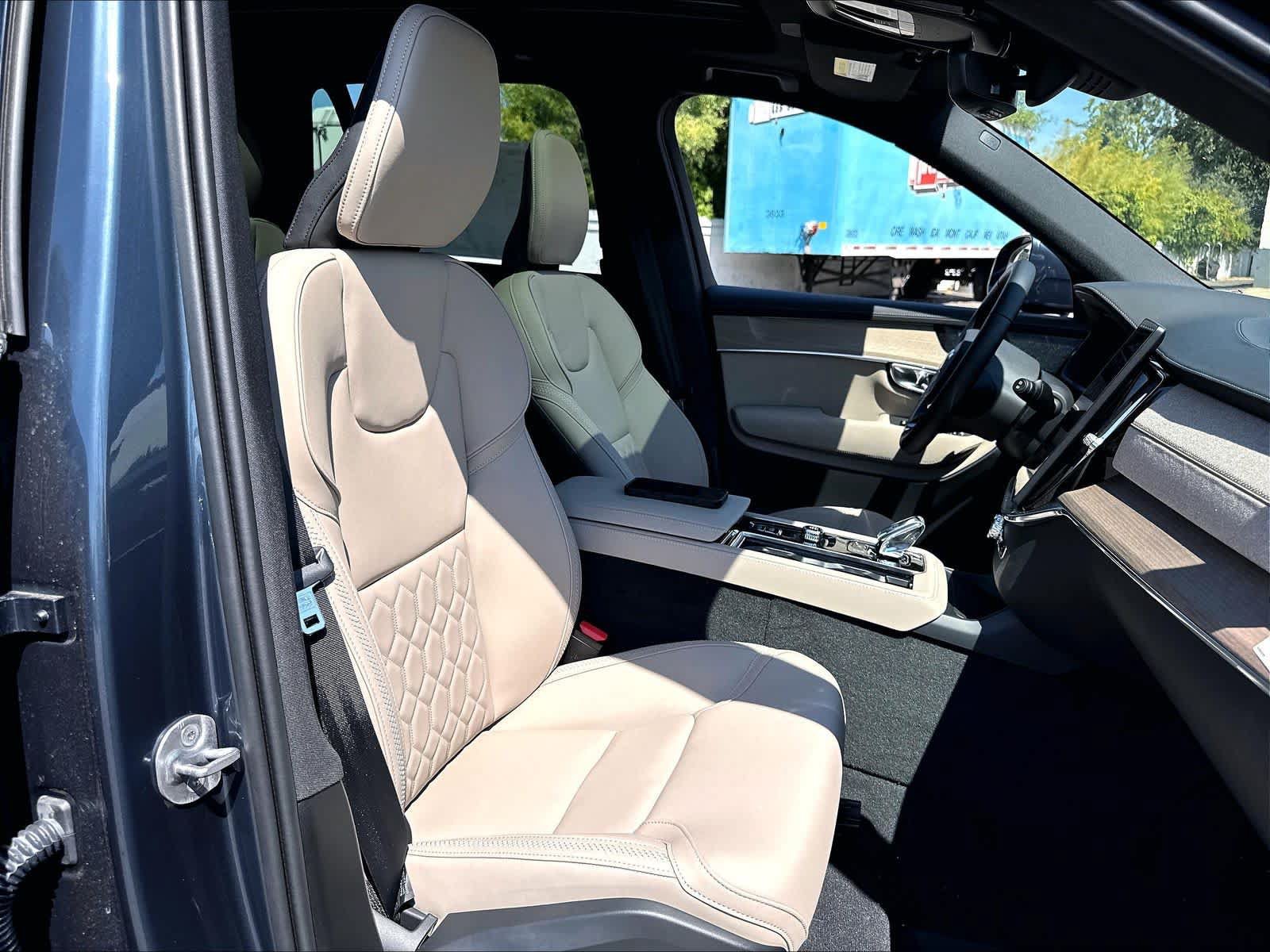 New 2026 Volvo XC90 B6 Plus w/ Protection Package Premier AWD/4WD image 30