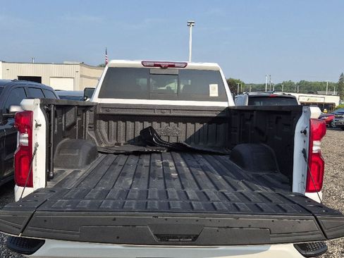 Used 2024 Chevrolet Silverado 3500 High Country w/ High Country Premium Package AWD/4WD image 6