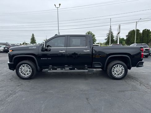 Certified 2022 Chevrolet Silverado 2500 High Country AWD/4WD image 2