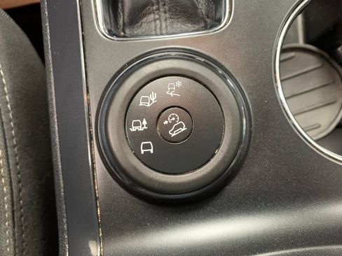 Used 2018 Ford Explorer XLT AWD/4WD image 29