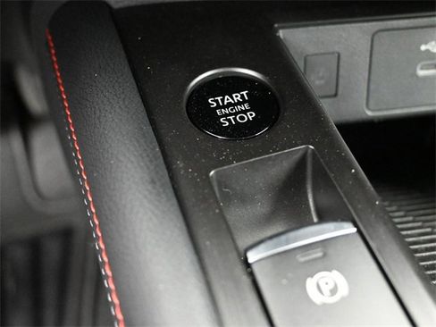 Used 2025 Nissan Kicks SR image 16