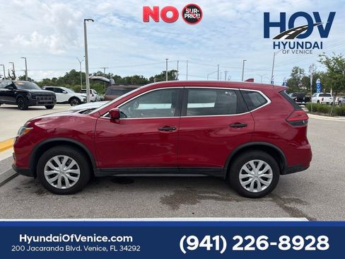 Used 2017 Nissan Rogue S AWD/4WD image 9