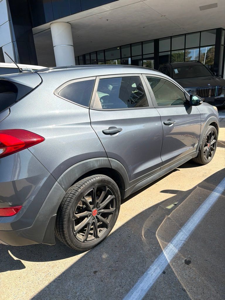 Used 2017 Hyundai Tucson Night FWD image 4