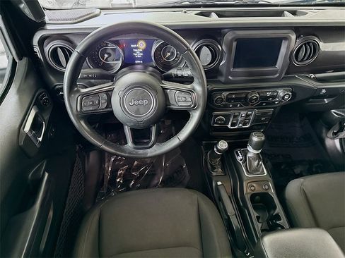 Used 2020 Jeep Wrangler Unlimited Sport image 3