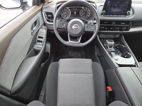 Used 2023 Nissan Rogue SV FWD image 26