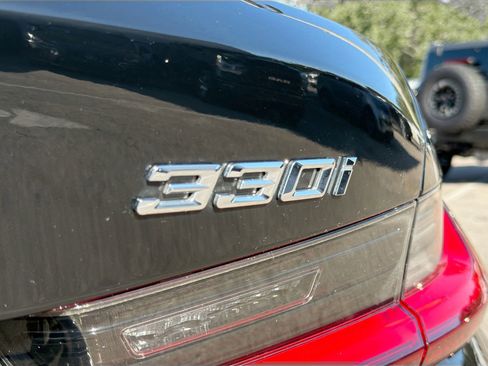 Used 2025 BMW 330i Sedan image 11