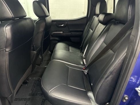 Used 2023 Toyota Tacoma Limited image 34