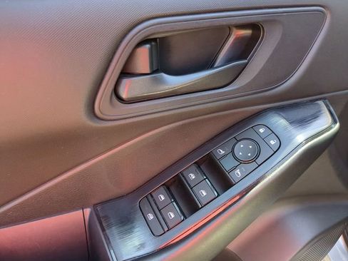 Used 2024 Nissan Rogue S FWD image 13
