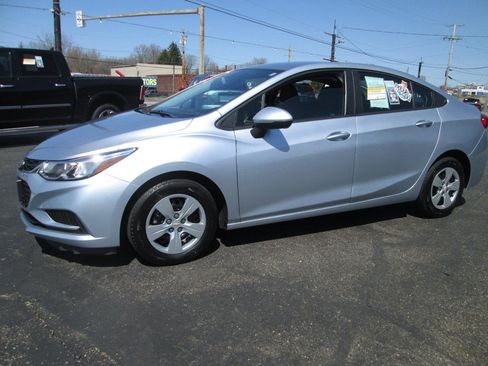 Used 2018 Chevrolet Cruze LS image 14