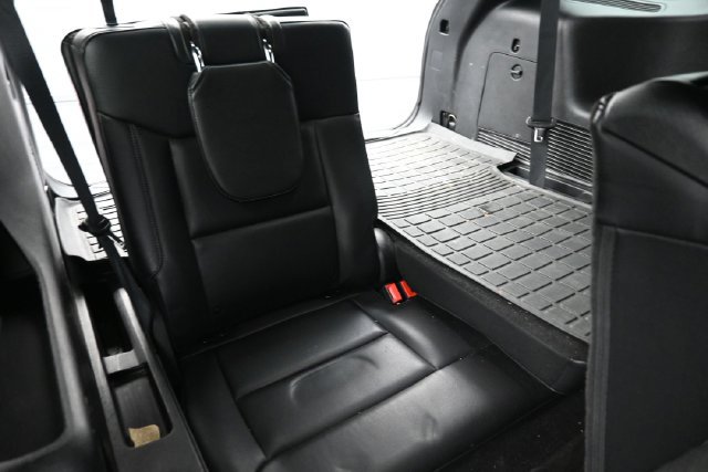 Used 2020 Ford Explorer XLT w/ Equipment Group 202A AWD/4WD image 9
