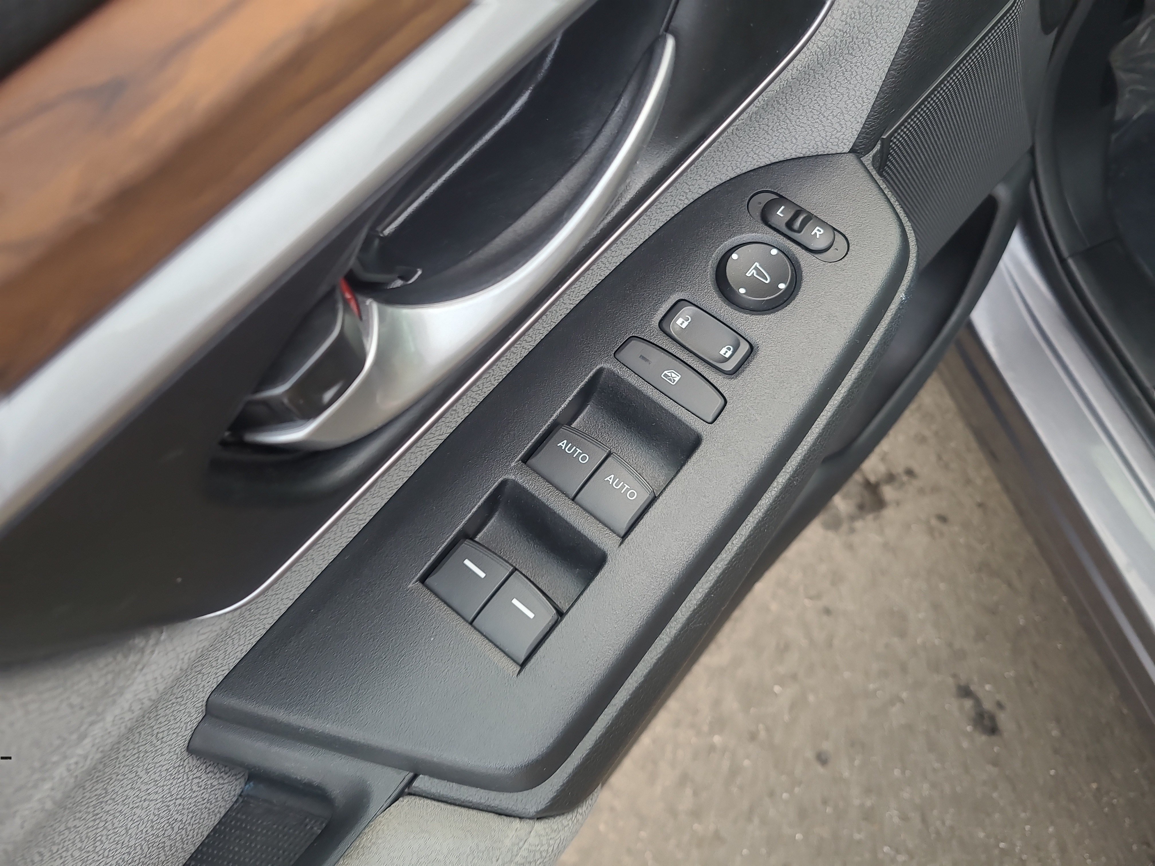 Used 2020 Honda CR-V EX image 13