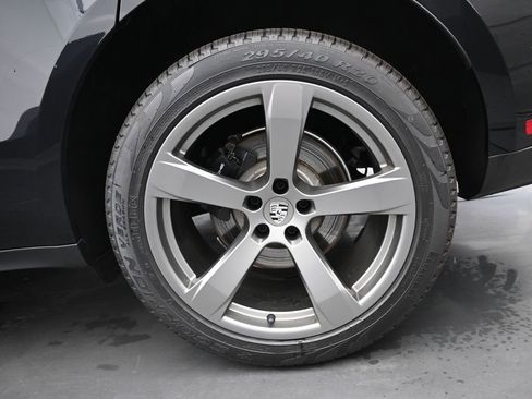 New 2025 Porsche Macan image 19