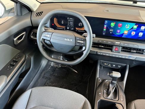 Used 2025 Kia K4 FWD image 33