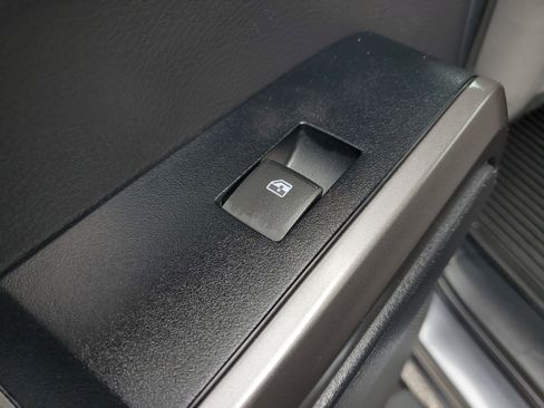 Used 2022 Toyota Tacoma SR5 w/ Technology Package RWD image 15