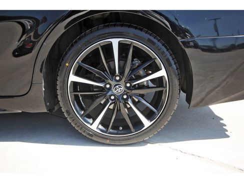 Used 2019 Toyota Camry XSE image 31