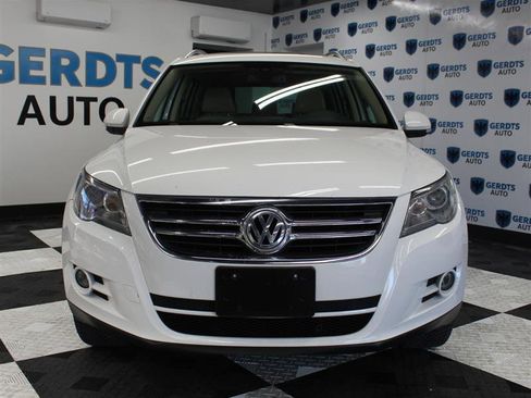Used 2010 Volkswagen Tiguan SE image 6