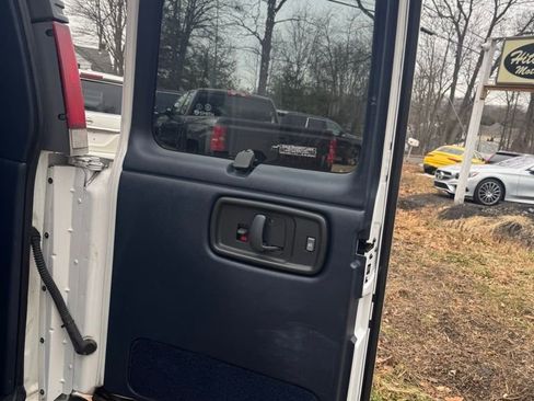 Used 2000 Chevrolet Express 3500 LS w/ LS Preferred Equipment Group image 12