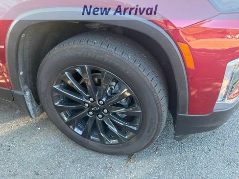 Used 2023 Chevrolet Traverse RS AWD/4WD image 3