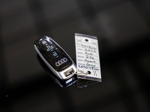 Used 2025 Audi RS 6 performance w/ Black Optic Package image 54