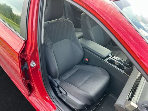 Used 2025 Toyota Camry LE FWD image 31