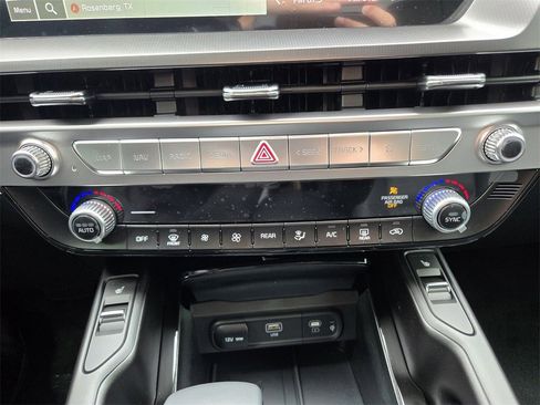 New 2025 Kia Telluride S image 13