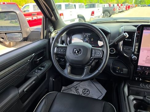 Used 2025 RAM 2500 Limited AWD/4WD image 11