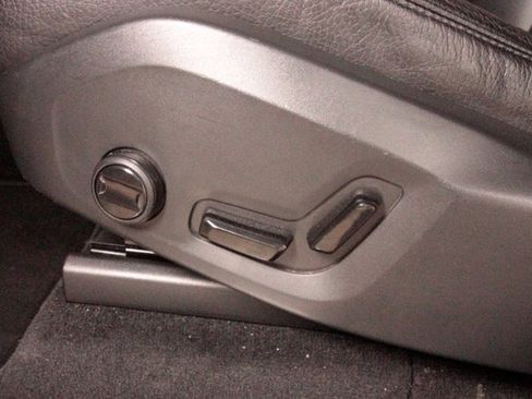 Certified 2022 Volvo XC90 T6 Momentum w/ Protection Package image 38